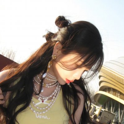 俯仰人间八年春